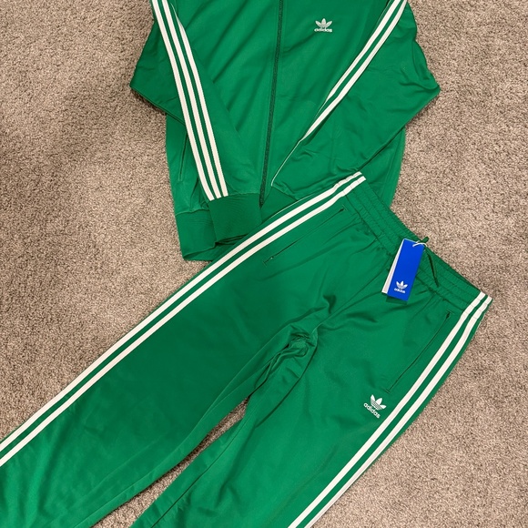 ADIDAS TRACKSUIT SET - Picture 2 of 6